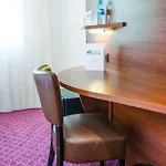 南特维拉布里特酒店 酒店 维尼厄德布列塔尼