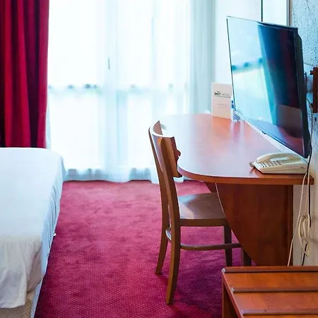 Brit Nantes - L'atlantel 4*