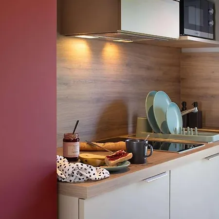 Hotell Brit Nantes - L'atlantel 4*