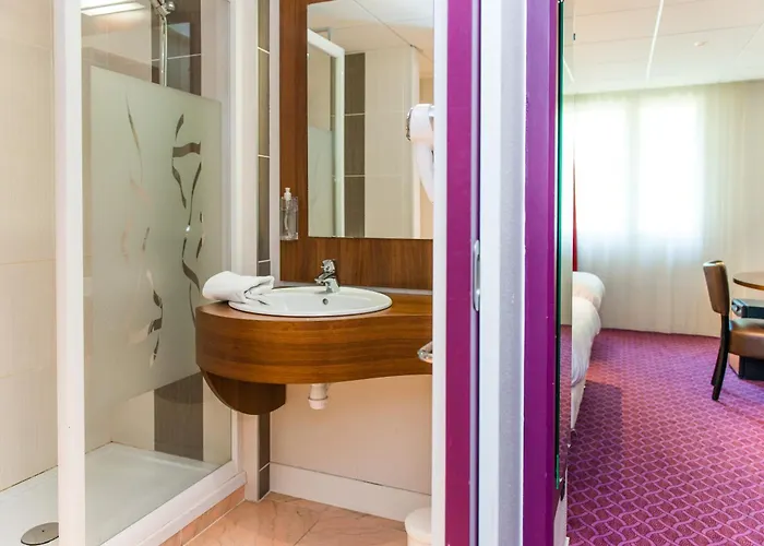 Brit Nantes - L'atlantel Szálloda 4*