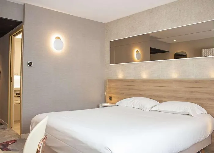 Brit Nantes - L'atlantel Szálloda 4*